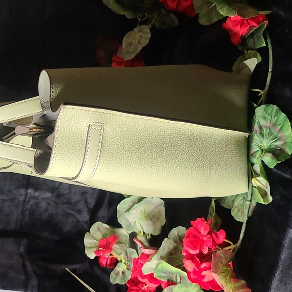 Michael Kors tote - Picture 4 of 7